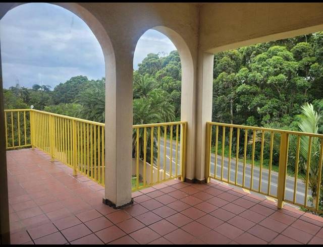 2 BEDROOM APARTMENT FOR SALE IN UVONGO BEACH